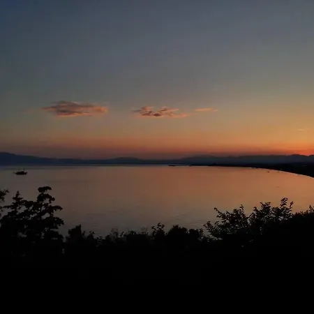 Διαμέρισμα Messinian Bay House *